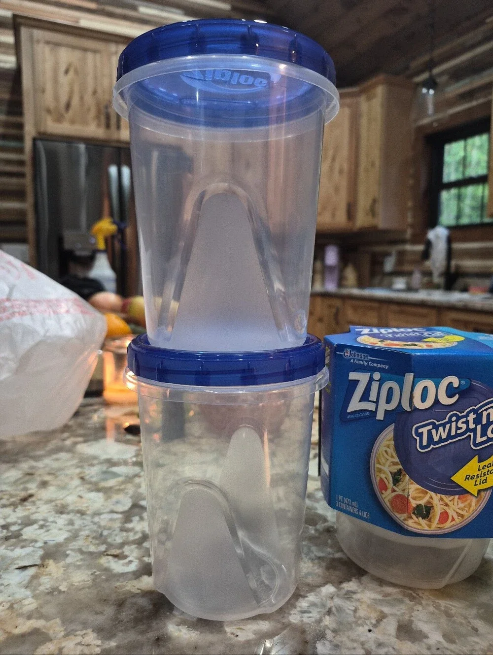 New Ziploc Twist N Loc Small & Large Round Containers